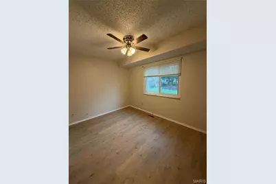 8908 Saint Louis Avenue, Saint John, MO 63114 - Photo 6