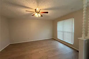 8908 St Louis Ave, Saint John, MO 63114 - Photo 4