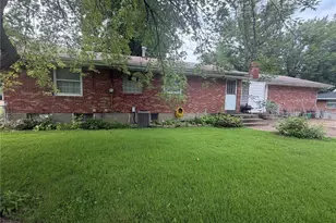 19 Forest Home Ct, Saint Louis, MO 63137 - Photo 2