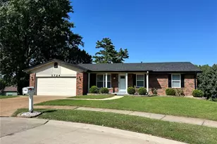 5724 Luffbury Cir, Oakville, MO 63129 - Photo 1