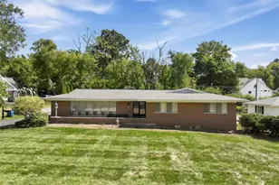 8 Wedgewood Ln, Saint Louis, MO 63141 - Photo 4
