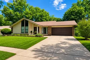 15250 Kingsman Cir, Chesterfield, MO 63017 - Photo 1