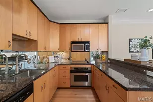 800 S Hanley Rd, Clayton, MO 63105 - Photo 8