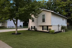 45 Chip Dr, O'Fallon, MO 63366 - Photo 2