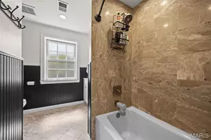 7307 Northmoor Dr, University City, MO 63105 - Photo 16