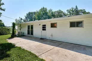 9527 Margo Ann Ln, Saint Louis, MO 63134 - Photo 28