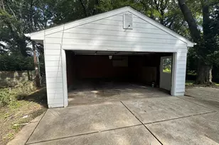 10605 Dunkeld Cir, Saint Louis, MO 63137 - Photo 12