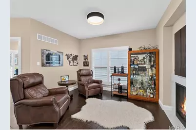 10450 Anzeiger Avenue, Frontenac, MO 63131 - Photo 6