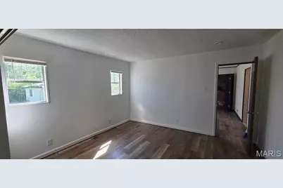 9414 Miriam Avenue, Overland, MO 63114 - Photo 18