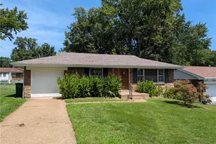 1211 Forest Home Dr, Bellefontaine Neighbors, MO 63137 - Photo 1