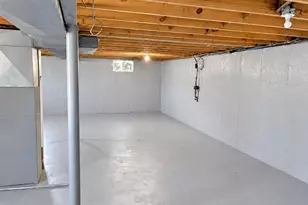 6005 Shillington Ln, Saint Louis, MO 63134 - Photo 10