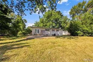 320 Viewpoint Ln, Lake Saint Louis, MO 63367 - Photo 4