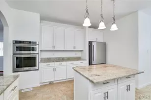 675 Stonebrook Ct, Chesterfield, MO 63005 - Photo 10