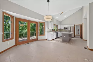4 Woodford Pl, Saint Charles, MO 63301 - Photo 8