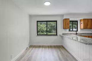 8230 Villaton Dr, Saint Louis, MO 63123 - Photo 12