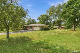 1 Barbary Ln, Saint Louis, MO 63146 - Photo 2