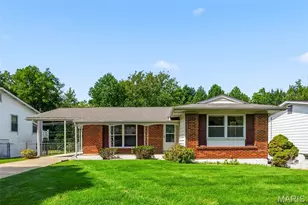 2251 Murray Forest Dr, Maryland Heights, MO 63043 - Photo 2