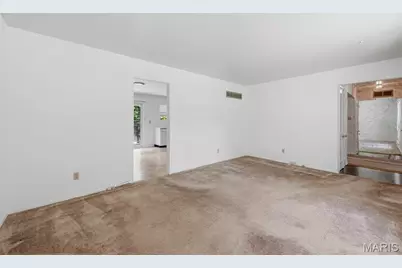 2251 Murray Forest Drive, Maryland Heights, MO 63043 - Photo 10