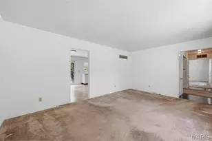 2251 Murray Forest Dr, Maryland Heights, MO 63043 - Photo 10