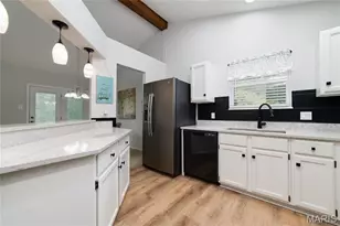 912 Gastorf Pl, Florissant, MO 63031 - Photo 8