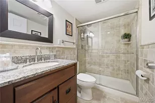 1202 Orchard Lakes Dr, Saint Louis, MO 63146 - Photo 18