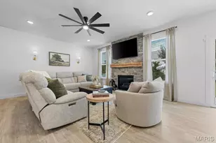 119 Sommerset Ct, Lake Saint Louis, MO 63367 - Photo 6