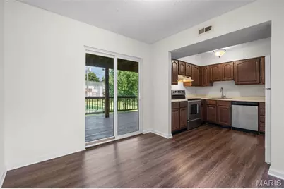 1719 Canary Cove, Brentwood, MO 63144 - Photo 8