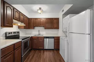 1719 Canary Cove, Brentwood, MO 63144 - Photo 10
