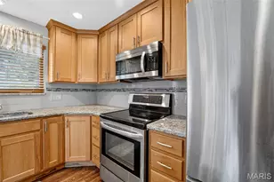 12021 Cedar Lake Ct, Maryland Heights, MO 63043 - Photo 20