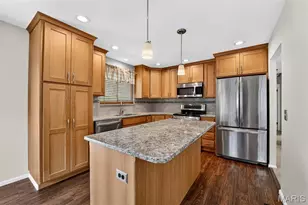 12021 Cedar Lake Ct, Maryland Heights, MO 63043 - Photo 18