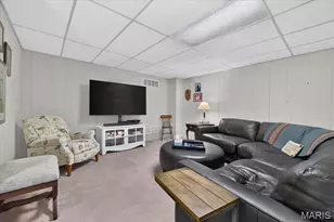 2045 Firethorn Dr, Saint Louis, MO 63131 - Photo 36