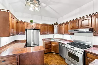 5253 Devonshire Avenue, Saint Louis, MO 63109 - Photo 12