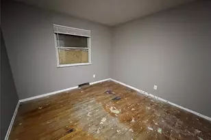 10147 Mayfair Dr, Saint Louis, MO 63136 - Photo 8