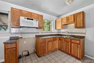 1424 Farmview Ave, Saint Louis, MO 63138 - Photo 18