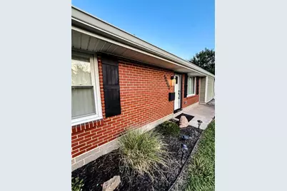 10060 Sheldon Drive, Saint Louis, MO 63137 - Photo 2