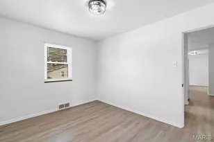 10711 Gail Ct, Saint Louis, MO 63123 - Photo 22