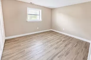 5210 Ville Cecelia Ln, Hazelwood, MO 63042 - Photo 4