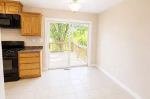 5210 Ville Cecelia Ln, Hazelwood, MO 63042 - Photo 10