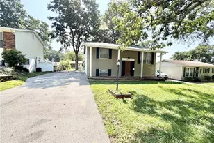 5210 Ville Cecelia Ln, Hazelwood, MO 63042 - Photo 2
