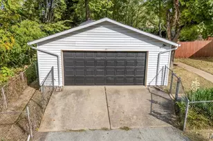3301 Suncrest Ave, Breckenridge Hills, MO 63114 - Photo 6