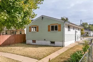 3301 Suncrest Ave, Breckenridge Hills, MO 63114 - Photo 8