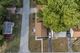 3301 Suncrest Ave, Breckenridge Hills, MO 63114 - Photo 4