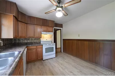 10337 Little Flower Lane, Saint Ann, MO 63074 - Photo 12