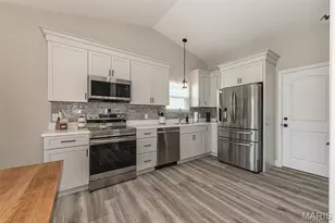 46 Tulip Bend Dr, Wentzville, MO 63385 - Photo 10