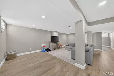 5 Saint James Court, Florissant, MO 63031 - Photo 18