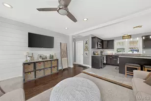 5 St James Ct, Florissant, MO 63031 - Photo 4