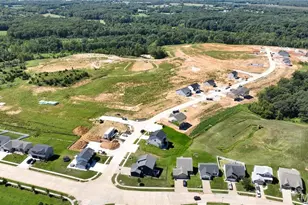 360 Valley Bluff Dr, Wentzville, MO 63348 - Photo 2