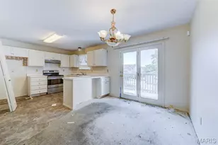 4306 Sherman Park Dr, Saint Charles, MO 63303 - Photo 6