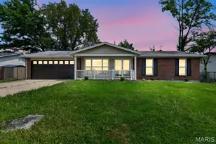 1072 King Carey Dr, Creve Coeur, MO 63146 - Photo 1