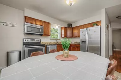 143 Bertrand Drive, Saint Louis, MO 63129 - Photo 8
